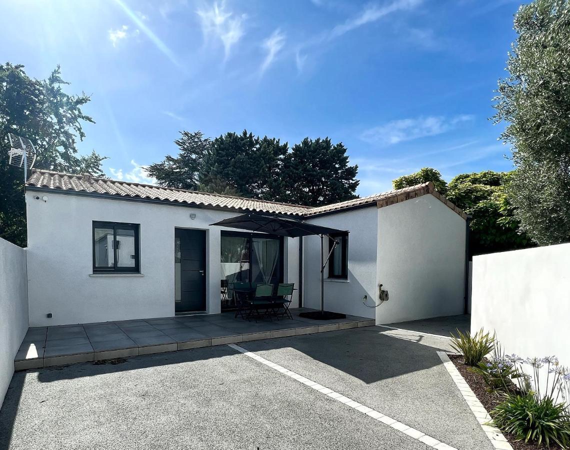 Le Prieure Villa La Rochelle  Exterior photo